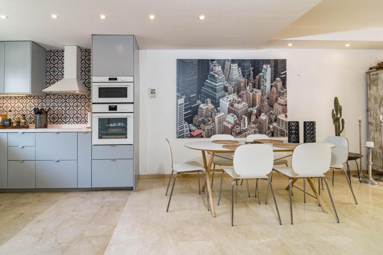 Сasa de vacaciones Seaside 3 Bedroom Townhouse In San Pedro Close To The With Private Garden *
