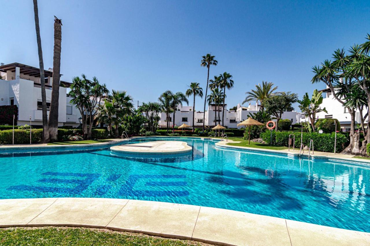 Seaside 3 Bedroom Townhouse In San Pedro Close To The With Private Garden Сasa de vacaciones Marbella